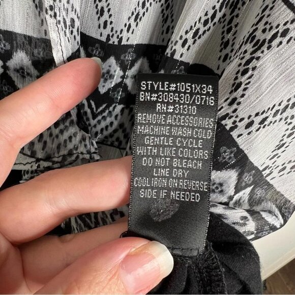 A Byer Womens Size Medium Black Silver Flutter Open Sleeve Blouse Metallic Layer - Picture 10 of 11